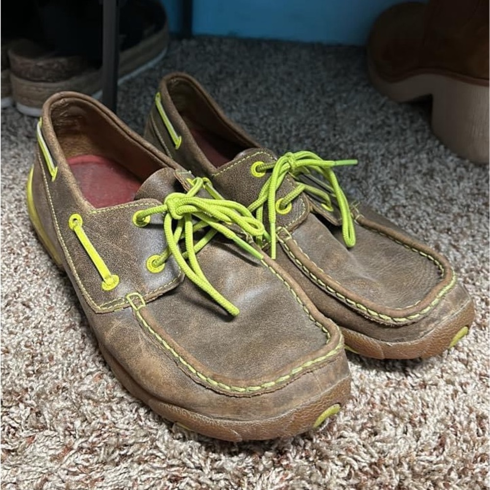 Twisted x Moccasin